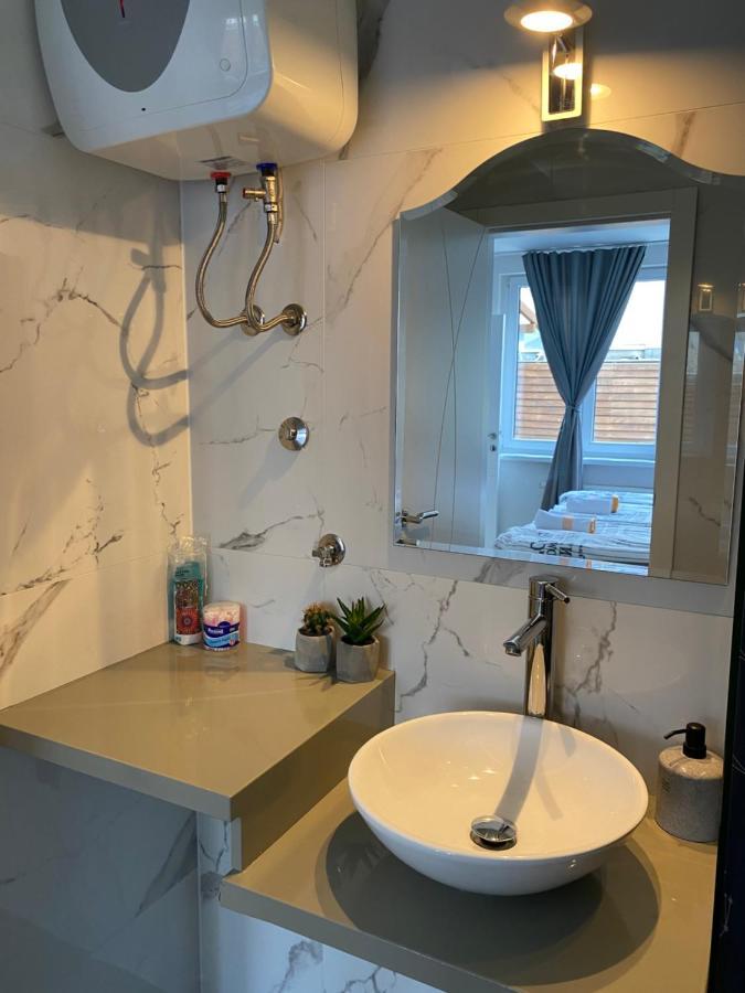 Art In Paradise Apartments Сараево Экстерьер фото